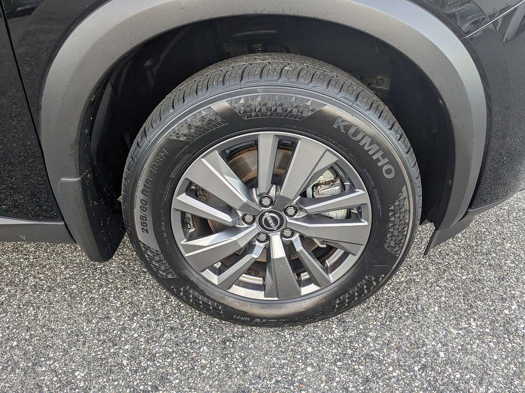 Used 2025 Nissan Pathfinder SV FWD image 12