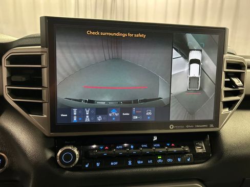 Used 2023 Toyota Tundra Limited image 16