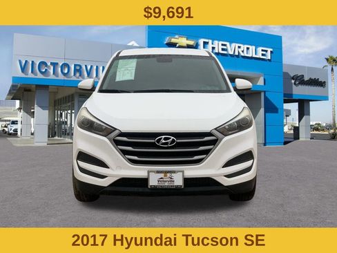 Used 2017 Hyundai Tucson SE image 2