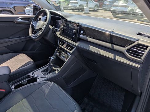 New 2026 Volkswagen Taos SE FWD image 35