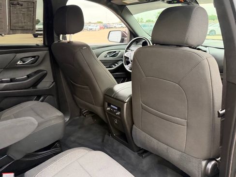Used 2023 Chevrolet Traverse LT FWD image 40