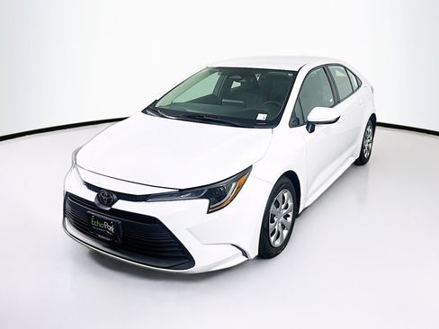 Used 2024 Toyota Corolla LE FWD image 3