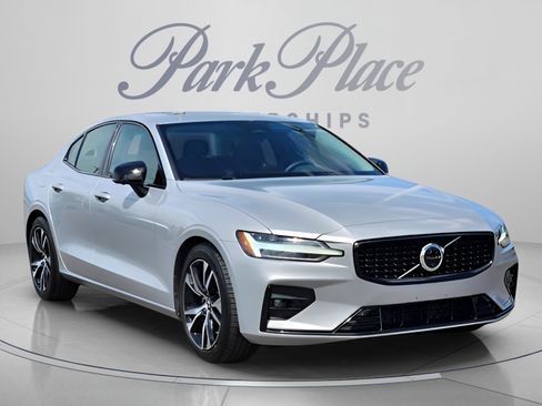 Used 2024 Volvo S60 B5 Plus FWD image 6