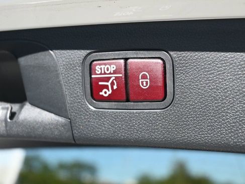 Used 2019 Mercedes-Benz GLC 300 4MATIC image 20