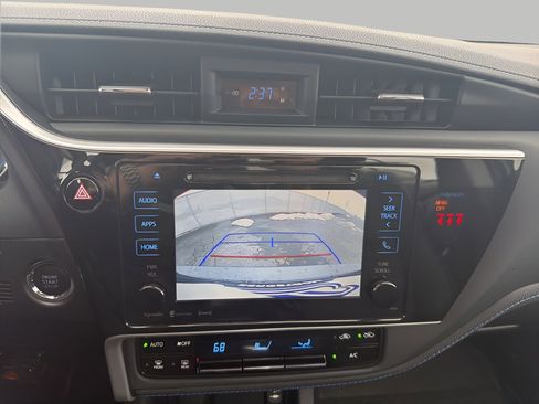Used 2018 Toyota Corolla SE w/ SE Premium Package FWD image 18