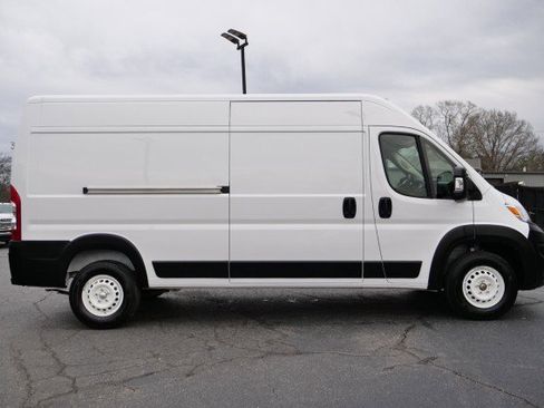 Used 2025 RAM ProMaster 2500 w/ Storage Group image 32