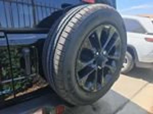 Used 2024 Jeep Wrangler Unlimited Sahara AWD/4WD image 31