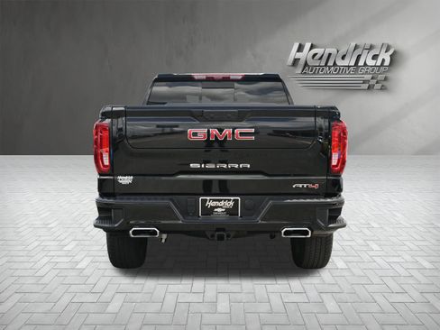 Used 2025 GMC Sierra 1500 AT4 w/ AT4 Premium Package AWD/4WD image 9