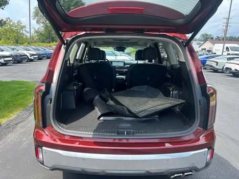 Certified 2024 Kia Telluride EX w/ EX Captain's Chair Package AWD/4WD image 8