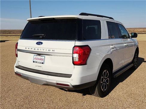 Used 2024 Ford Expedition XLT RWD image 4
