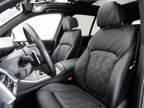 Used 2025 BMW X5 xDrive40i w/ Climate Comfort Package image 5