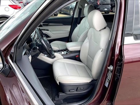 Used 2022 Kia Telluride S FWD image 24