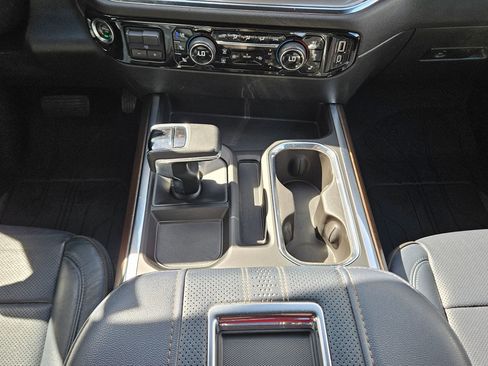 Used 2022 Chevrolet Silverado 1500 High Country w/ High Country Premium Package image 12