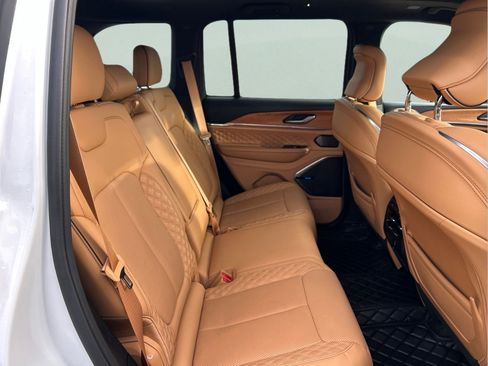 Certified 2022 Jeep Grand Cherokee Summit AWD/4WD image 11