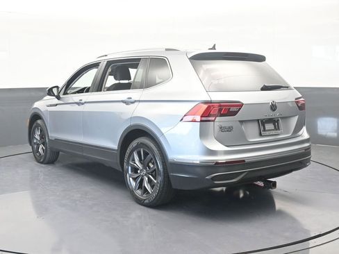 Used 2023 Volkswagen Tiguan SE image 4