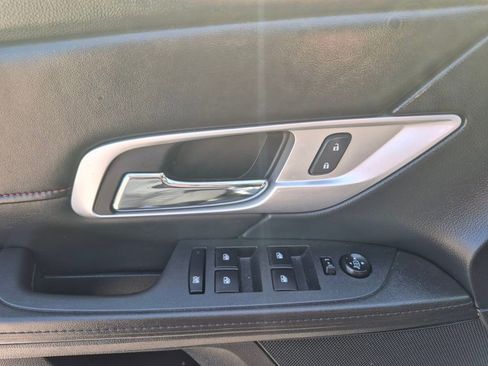 Used 2017 GMC Terrain SLE w/ Technology Package image 18