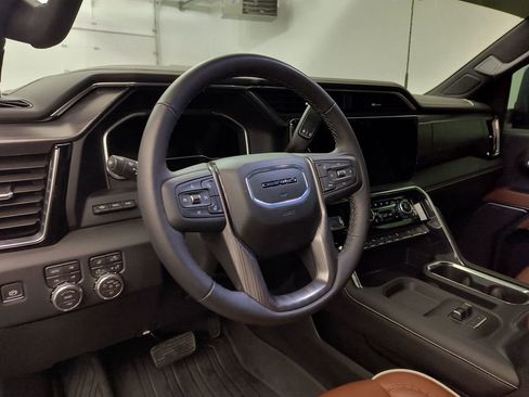 Used 2025 GMC Sierra 2500 Denali Ultimate AWD/4WD image 4