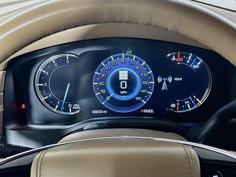 Used 2019 Cadillac Escalade Platinum w/ Escalade Sport Edition AWD/4WD image 16