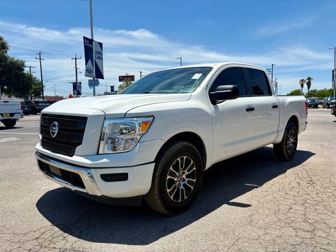 Used 2022 Nissan Titan SV RWD image 8