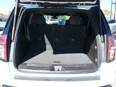 Used 2021 Chevrolet Suburban RST w/ Luxury Package image 23