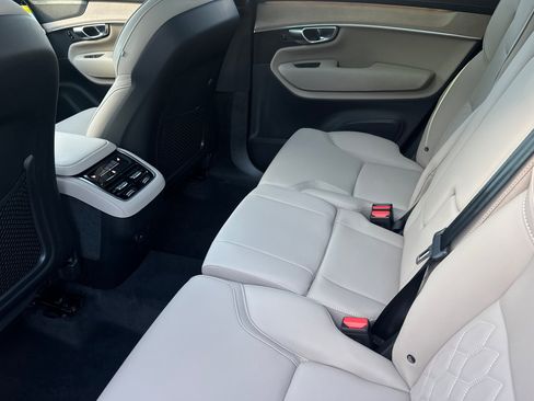 New 2026 Volvo XC90 B6 Plus AWD/4WD image 9