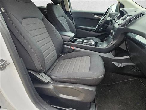 Used 2019 Ford Edge SE FWD image 20