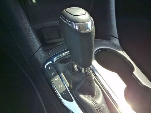 Used 2017 Chevrolet Cruze LT w/ Convenience Package image 16