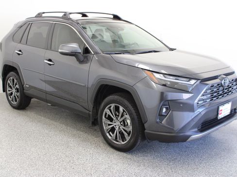 Used 2025 Toyota RAV4 Limited w/ Advanced Technology Package AWD/4WD image 4