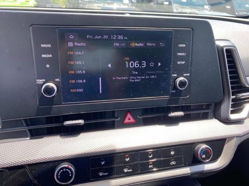 Used 2023 Kia Sportage LX image 11