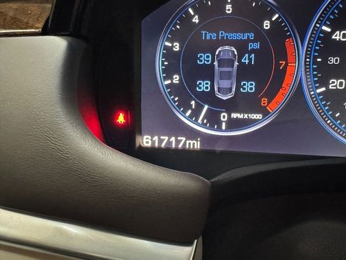 Used 2013 Cadillac XTS Platinum image 36