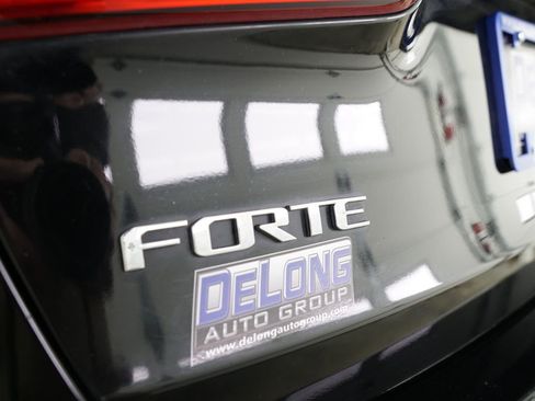 Used 2016 Kia Forte LX image 11