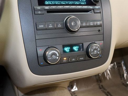 Used 2011 Buick Lucerne CXL w/ Driver Confidence Package image 18