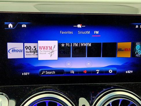 Used 2024 Mercedes-Benz EQB 300 4MATIC image 17