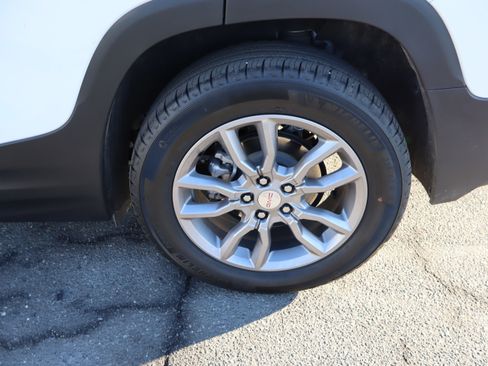 Certified 2024 GMC Terrain SLT image 39