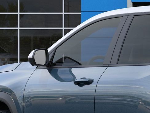 New 2026 Chevrolet Equinox LT w/ Safety and Technology Package FWD image 12