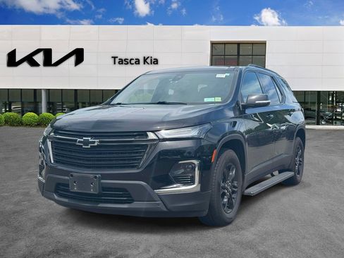 Used 2023 Chevrolet Traverse LT FWD image 3