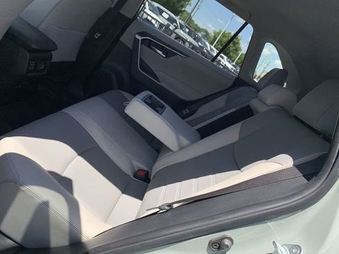 Used 2020 Toyota RAV4 XLE Premium FWD image 10