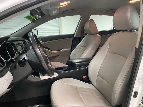 Used 2012 Kia Optima EX image 9