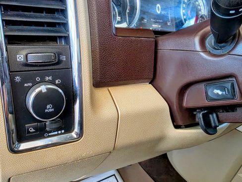 Used 2015 RAM 2500 Laramie w/ Convenience Group AWD/4WD image 19