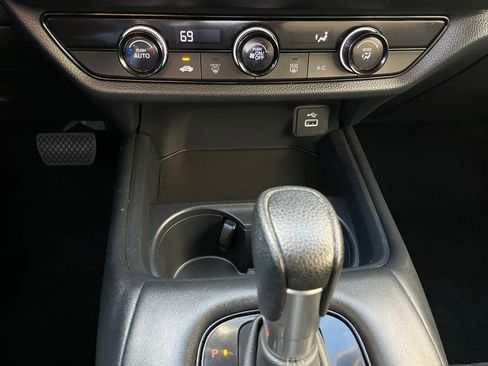 Certified 2023 Honda HR-V LX image 18