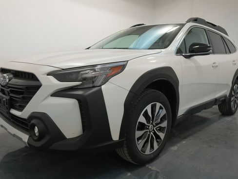 New 2025 Subaru Outback Limited image 3