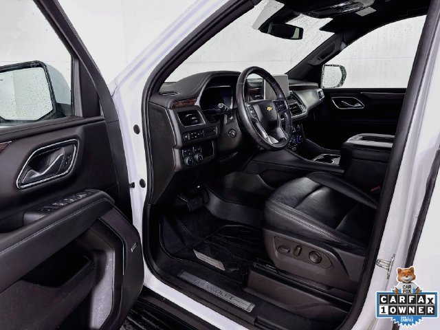Used 2022 Chevrolet Tahoe LT w/ Luxury Package AWD/4WD image 3