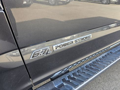 Used 2017 Ford F250 Lariat w/ Lariat Value Package AWD/4WD image 12
