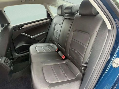Used 2022 Volkswagen Passat 2.0T SE image 15