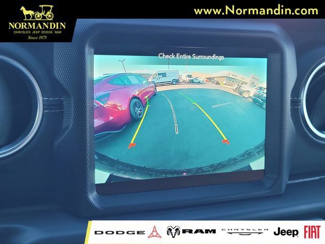 Used 2022 Jeep Wrangler Unlimited Sahara AWD/4WD image 10