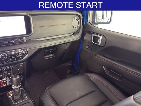Used 2024 Jeep Gladiator Rubicon AWD/4WD image 21