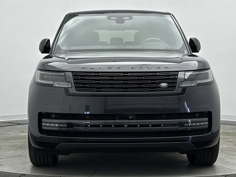Used 2025 Land Rover Range Rover Long Wheelbase SE image 2