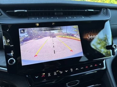 New 2027 Jeep Grand Cherokee Limited RWD image 29
