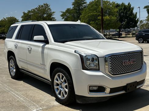 Used 2015 GMC Yukon Denali w/ Premium Package AWD/4WD image 22