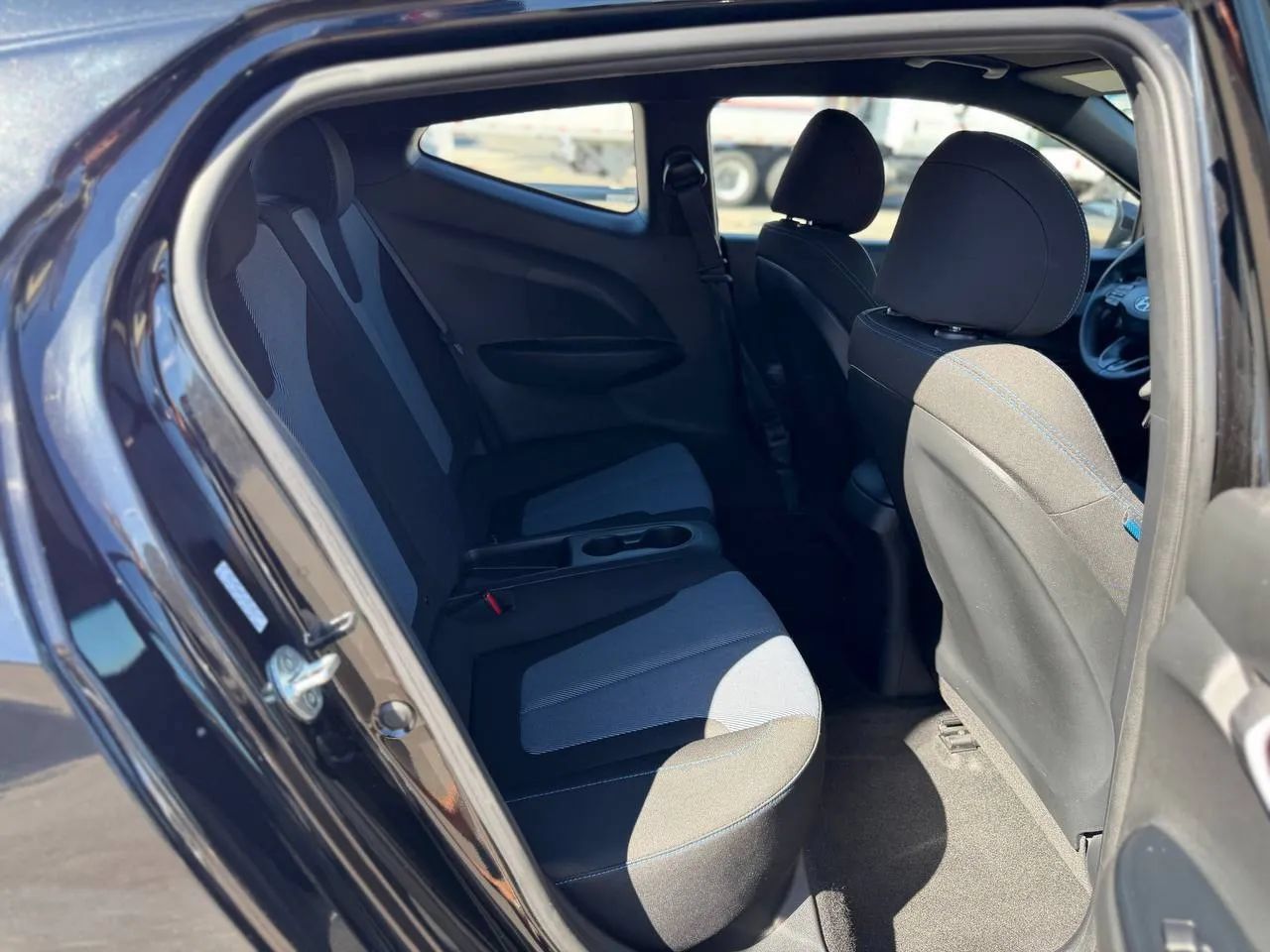 Used 2019 Hyundai Veloster 2.0 FWD image 28